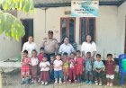Polisi-Peduli-Pendidikan-Anak,-Kanit-Bhabinkamtibmas-Polres-Belu,-AIPDA-Anton-Nesi-Bangun-PAUD-Gratis-untuk-Anak-anak-di-Perbatasan-RI-RDTL