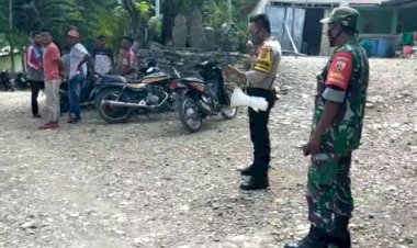 Masuk-New-Normal,--BRIGPOL-Junaedi-Bareng-Babinsa-Weluli-Ajak-Warga-Patuhi-Protokol-Kesehatan