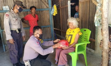 Jelang-Hari-Bhayangkara-ke-74,-Polsek-Raihat-Turun-ke-3-Desa-Salurkan-Beras-untuk-Warga-Terdampak-covid19