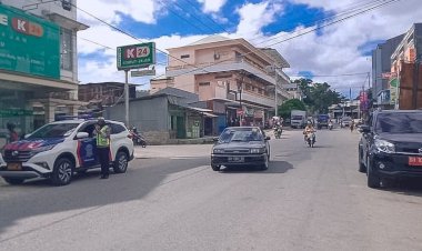 Lewat-Penerangan-Kelilingnya,-Sat-Lantas-Polres-Belu-Terus-Bergerak-Edukasi-Masyarakat-Tentang-Protokol-Kesehatan