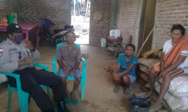 Patroli-Dialogis,-Polsek-Tasifeto-Barat-Serukan-Protokol-Kesehatan-dan-Ajak-Masyarakat-Kibarkan-Bendera-Merah-Putih