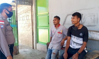 Paham-Bahaya-Covid-19,-Anggota-Polsek-Tasifeto-Barat-Ingatkan-Masyarakat-Tentang-Jaga-Jarak-dan-Pakai-Masker