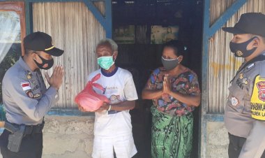 Turun-ke-Desa-Ini,-Polsek-Lamaknen-Salurkan-Beras-Tahap-III-untuk-30-Kepala-Keluarga-Kurang-Mampu