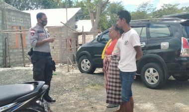 Pedomani-4-M-Agar-Covid-19-Jauh,-Pesan-Kanit-Binmas-Polsek-Lasiolat-Saat-Sambang-ke-Masyarakat