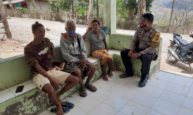 Sampaikan-Imbauan,-Bhabinkamtibmas-Polsek-Lamaknen-ini-Sebut-Covid-19-akan-Jauh-Kalau-Masyarakat-Patuhi-Protokol-Kesehatan