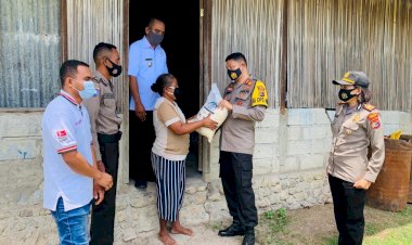 Berbagi-dan-Peduli-Sesama,-Kapolres-Belu-Kembali-Salurkan-Sembako-untuk-Warga-Terdampak-Covid-19
