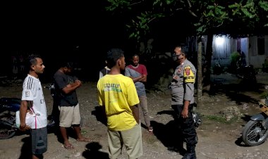 Patroli-Malam,-BRIGPOL-Yusran-Ingatkan-Pemuda-Stop-Berkerumun-dan-Pakai-Masker-Saat-Keluar-Rumah