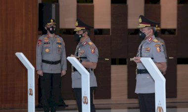 Dilantik-Kapolri-Jadi-Kabaintelkam,-Putra-Papua-Irjen-Paulus-Waterpauw-Resmi-Naik-Bintang-Tiga