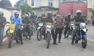 Sinergitas-Jelang-Purna-Tugas-Satgas-Yonif-RK-744/SYB,--TNI-Polri-di-Belu-Gelar-Patroli-Bersama-Hingga-Bakti-Sosial