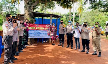Serius-Cegah-Covid-19,-Kapolres-Belu-Cek-Penerapan-PPKM-Mikro-di-Kampung-Tangguh-Mensebu-Fatukbot