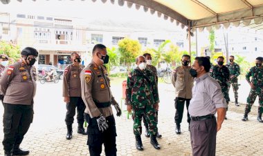 Keliling-Gereja-Saat-Misa-Kamis-Putih,-Kapolres-Belu-Pastikan-Semua-Pihak-Patuhi-Protokol-Kesehatan