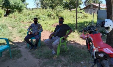 Bhabinkamtibmas-Manumutin-Ajak-Warga-Binaannya-Lawan-Radikalisme