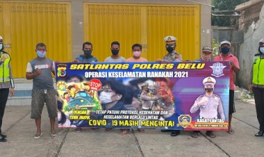 Ops-Keselamatan-2021,--Sat-Lantas-Polres-Belu-Turun-ke-Jalan-Ajak-Masyarakat-Patuh-Berlalu-Lintas-dan-Disiplin-Prokes