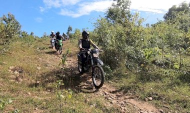 Lewati-Medan-Sulit,-Kapolres-Belu-Pimpin-Patroli-Dialogis-dan-Baksos-untuk-Warga-Kurang-Mampu,-Cek-Videonya