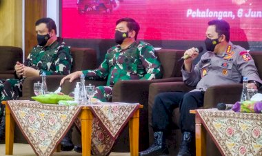 Di-Pekalongan,-Panglima-TNI-Kapolri-Minta-Perkuat-PPKM-Mikro-dan-Tingkatkan-5M-serta-3T