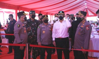 Panglima-TNI,-Kapolri-dan-Menkes,-Tinjau-Vaksinasi-Massal-Jelang-HUT-Bhayangkara