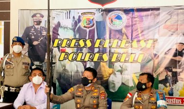 Kapolres-Belu-Apresiasi-Warga-Naekasa-Sukarela-Serahkan-Satu-Pucuk-Senpi-Buatan-Belanda