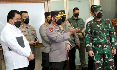Kapolri-Minta-Forkopimda-Sumbar-Perkuat-Strategi-Mitigasi-Covid-19-di-Sektor-Ekonomi-Warga
