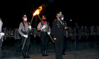 Jelang-HUT-RI-ke-76,-Kapolres-Belu-Pimpin-Apel-Kehormatan-dan-Renungan-Suci-di-TMP-Seroja