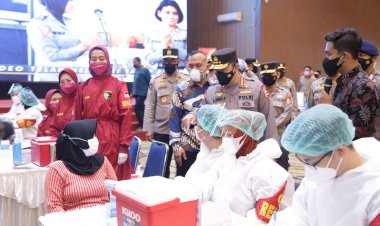 Kapolri-Harap-Sinergi-dengan-Mahasiswa-untuk-Akselerasi-Vaksinasi-Terus-Berlanjut