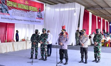 Tinjau-Vaksinasi-Serentak-31-Titik-di-Sumut,-Kapolri-Pastikan-Target-Presiden-Jokowi-Tercapai