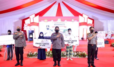 Tinjau-Vaksinasi-Akpol-97,-Kapolri:-Pertumbuhan-Ekonomi-Diiringi-Strategi-Pengendalian-Covid-19