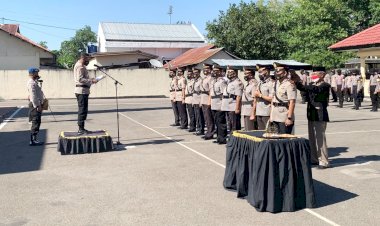 Pimpin-Sertijab,-Kapolres-Belu-Mengambil-Sumpah-Pejabat-Baru-Kasat-dan-Kapolsek,-Simak-Isinya