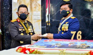 HUT-ke-76-TNI,-Kapolri:-Sinergitas-TNI-Polri-Mutlak-Sebagai-Kekuatan-Strategis-Hadapi-Tantangan