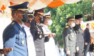 Peringatan-Hari-Pahlawan-Tahun-2021,-Kapolres-Belu-Hadiri-Upacara-di-Kantor-Bupati-Hingga-Ziarah-ke-TMP-Seroja-Haliwen