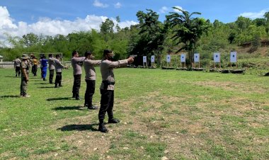Asah-Kemampuan-Personil,-Polres-Belu-Gelar-Latihan-Menembak-Berkala