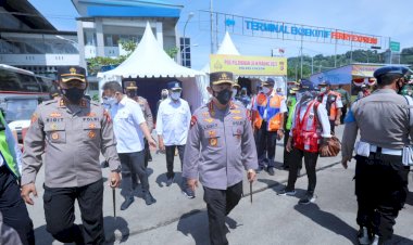 Tinjau-Pelabuhan-Merak,-Kapolri-Pastikan-Prokes-Agar-Tak-Ada-Lonjakan-Pasca-Nataru