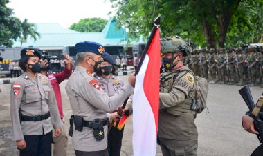 Terharu,-Kapolda-NTT-Teteskan-Air-Mata-Sambut-Bangga-Pasukan-Elit-Satbrimobda-NTT-BKO-Distrik-Sugapa-Intan-Jaya-Papua