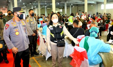 Perkuat-Akselerasi-Vaksinasi,-Kapolri-Minta-Warga-Harus-Dipastikan-Siap-Hadapi-Lonjakan-Covid-19