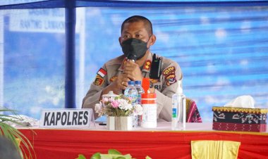 Beri-Arahan-Personil-Polsek-Lamaknen,-Kapolres-Belu:-Jadilah-Polisi-yang-Dicintai-dan-Dirindukan-Masyarakat