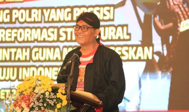 Buka-Rakenis-dengan-Pakaian-Reog-Ponorogo,-Slog-Polri-Siap-Mendukung-Pemulihan-Ekonomi-Nasional
