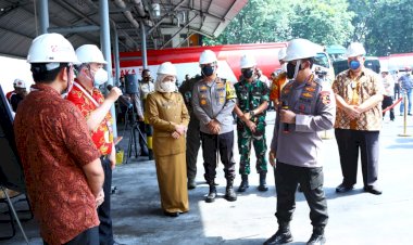 Jelang-Ramadan,-Kapolri-Instruksikan-Kapolda-Cek-Setiap-Hari-Ketersediaan-Minyak-Goreng-di-Pasar