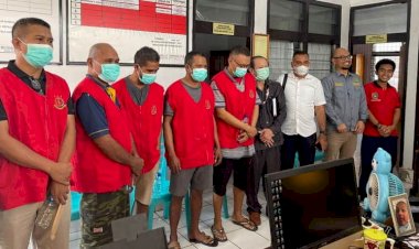 Berkas-Perkara-Rampung,-Polres-Belu-Serahkan-Tersangka-dan-Barang-Bukti-Kasus-Korupsi-Sanitasi-ke-Kejari-Belu