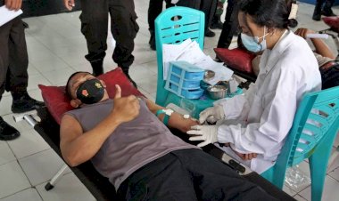 Hari-Bhayangkara-ke-76,-Kapolres-Belu-dan-Dandim-1605-Belu-Ambil-Bagian-Sumbangkan-Darah-untuk-Sesama