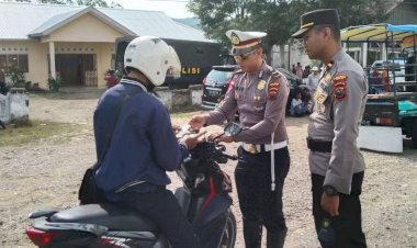 Hari-Keempat-Ops-Patuh-2022,-Sat-Lantas-Gandeng-Polsek-Tasbar-Gelar-Razia-Kendaraan-di-Pasar-Mingguan