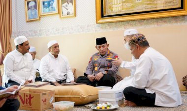 Takziah-ke-Rumah-Duka-Habib-Zen-Bin-Umar,-Kapolri:-Beliau-Saya-Anggap-Ayah-Sendiri
