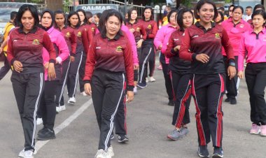 Pupuk-Kebersamaan-dan-Soliditas,-Polwan-Polres-Belu-Gelar-Olahraga-Bersama-Sambut-HUT-Polwan-RI-ke-74