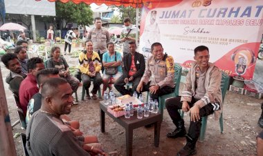 Jumat-Curhat-Akhir-Tahun,-Kapolres-Belu-Sebar-Nomor-HP-dan-Minta-Warga-Pasar-Baru-Tak-Sungkan-Laporkan-Kriminalitas-dan-Bencana-Alam