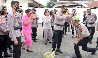 Tutup-Tahun-2022,-Kapolres-Belu-Pimpin-Upacara-Korps-Raport-Perwira-dan-Kenaikan-Pangkat-Bintara-Polri