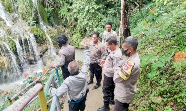 Cegah-Kriminalitas-saat-Libur-Nataru,-Polsek-Lasiolat-Turun-Pantau-dan-Amankan-Tempat-Wisata-Air-terjun-Mauhalek