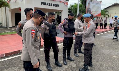 Jelang-Operasi-Keselamatan-Turangga-2023,-Seksi-Propam-Polres-Belu-Secara-Mendadak-Cek-Sikap-Tampang-dan-Surat-surat-Anggota