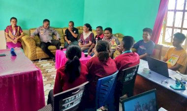 Dialog-Saat-Jumat-Curhat,-Kapolsek-Lamaknen-Minta-Peran-Aktif-Warga-Kewar-Ciptakan-Kamtibmas-yang-Kondusif