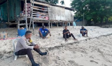 Cuaca-Sedang-Tidak-Baik-baik-Saja,-Bhabinkamtibmas-Jenilu-Polres-Belu-Imbau-Nelayan-Urungkan-Niat-Melaut