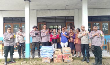 Dukung-Anak-anak-Kembali-Sekolah,-Polres-Belu-Dirikan-Tenda-dan-Bantu-Peralatan-Sekolah-untuk-Korban-Longsor-di-Kewar