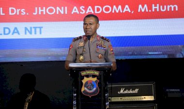 Ikut-Kegiatan-Kebangunan-Rohani,-Kapolda-NTT:Muliakan-Tuhan,-Perkuat-Iman-Sehingga-dapat-Mengasihi-Sesama.-