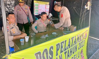 Turun-ke-Dua-Pos-Pengamanan-Lebaran,-Satgas-Ban-Ops-Ketupat-Polres-Belu-Cek-Kesehatan-Personel-dan-Beri-Bekal-Kesehatan
